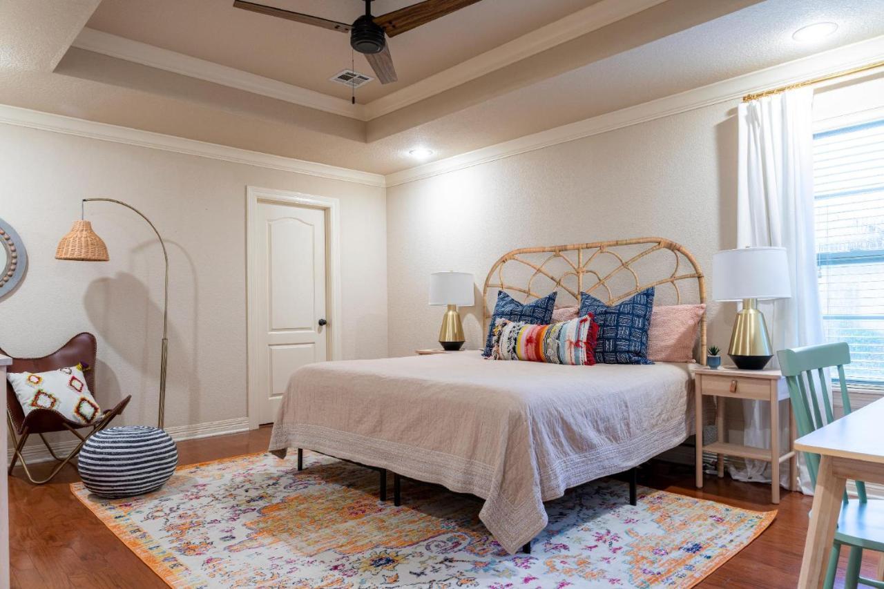 Spacious Cottage Getaway - Royal Beds, Fireplace Fayetteville Esterno foto